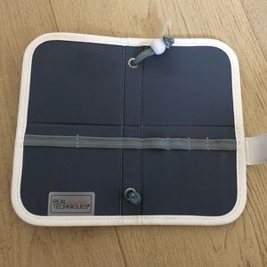 Real Techniques makeup brush holder case